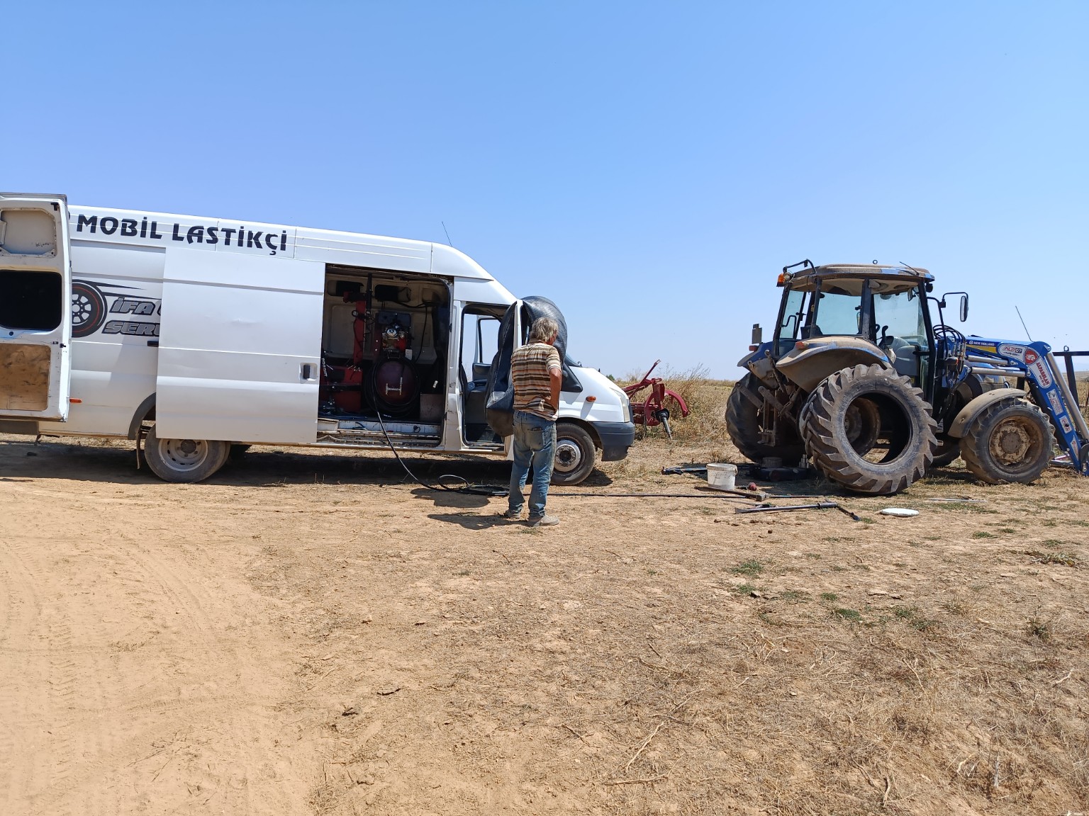 Traktör mobil lastik servisi